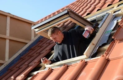 Pose de fenêtres de toit Velux à Auriolles